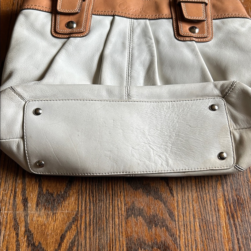 Coach Tan and Cream Leather Handbag - Picture 5 of 5